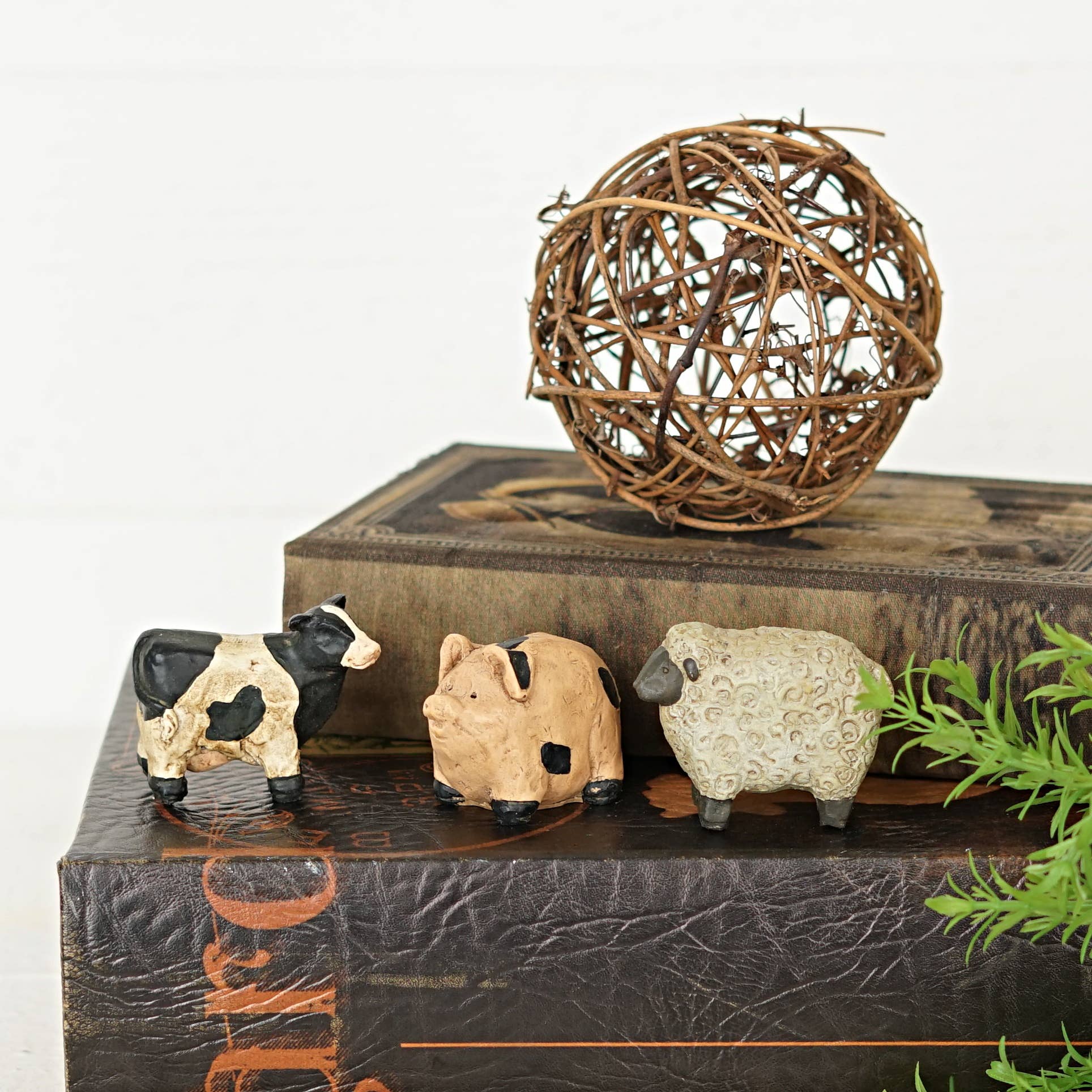 Primitive Folk Art 3 pc Pig, Sheep and Cow Figurine Shelf Sitters 2" - The Primitive Pineapple Collection