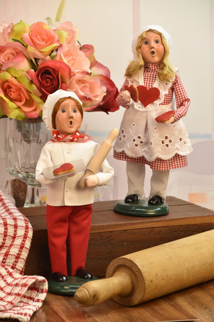 Primitive Colonial Byers Choice Valentine Baking Girl 2252G - The Primitive Pineapple Collection