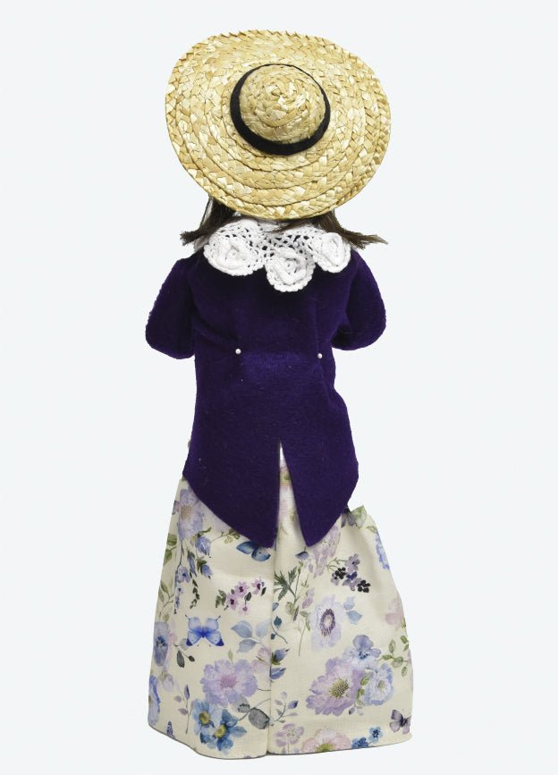 Byers Choice Carolers Woman w/ Flowers 2255 - The Primitive Pineapple Collection