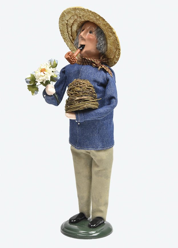 Colonial Byers Choice Gardening Man w/ Pipe 2257 - The Primitive Pineapple Collection