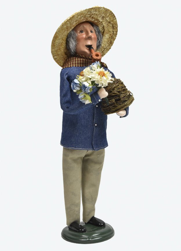 Colonial Byers Choice Gardening Man w/ Pipe 2257 - The Primitive Pineapple Collection