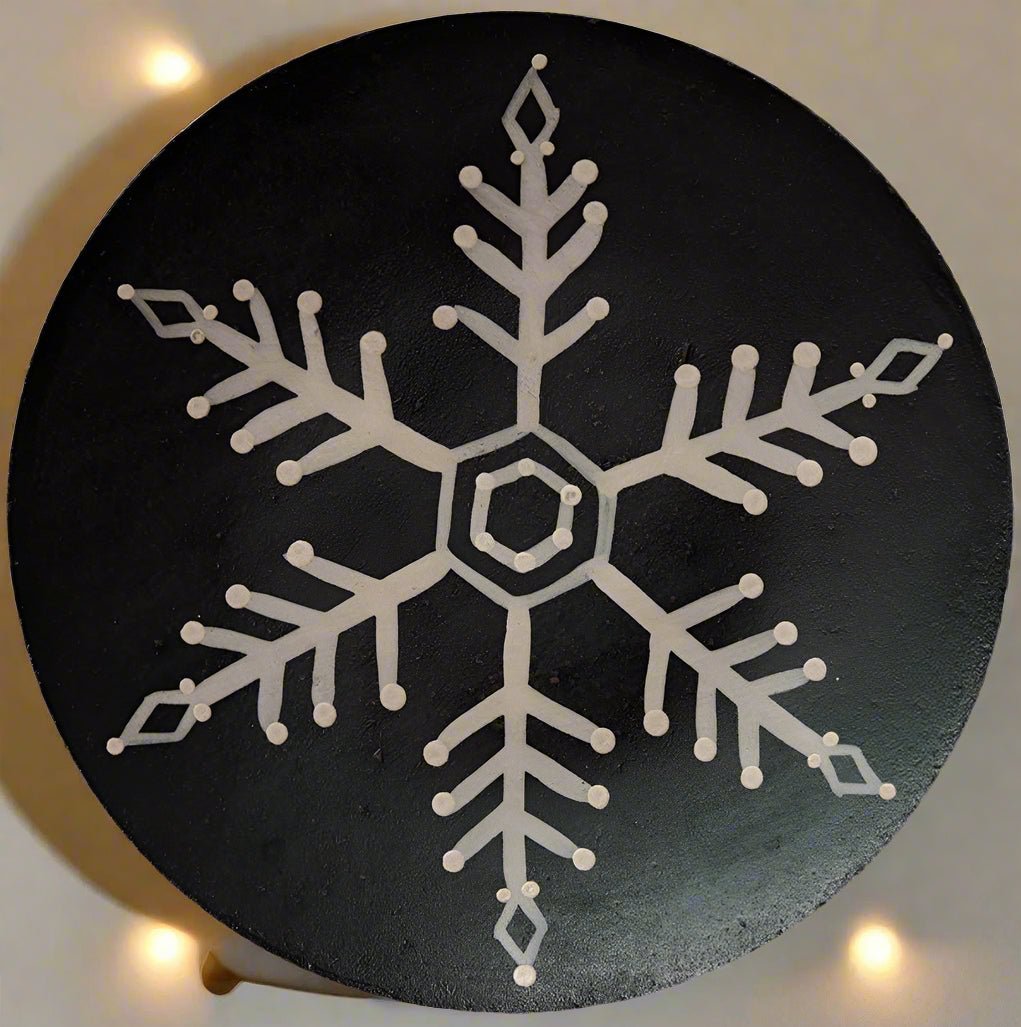 Primitive Wood Christmas Snowflake Plate, 6" 3 Assorted - The Primitive Pineapple Collection