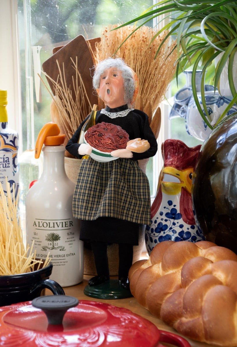 Byers Choice Carolers Colonial Italian Nonna Grandmother 4862 - The Primitive Pineapple Collection