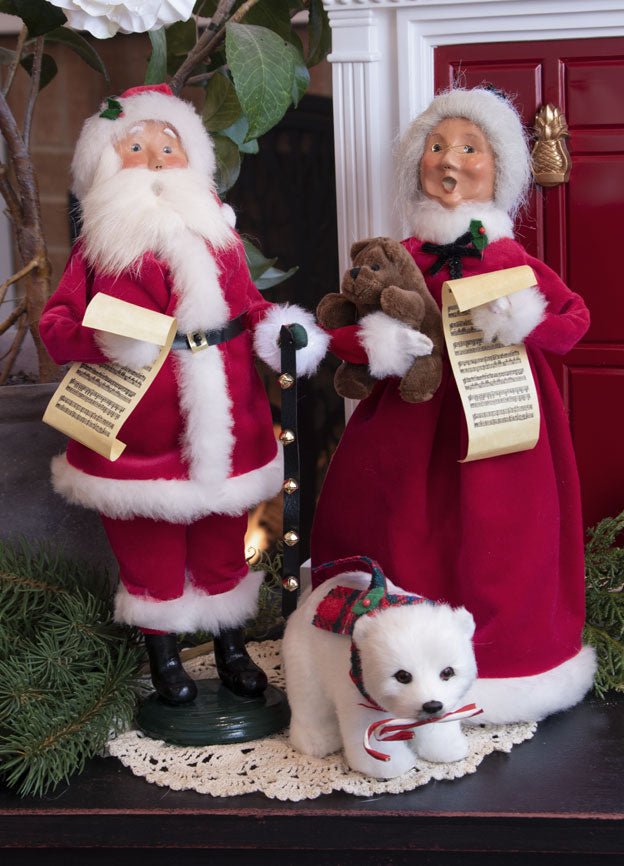 Byers Choice Carolers Colonial Christmas Polar Bear w/ Candy Cane 6696 - The Primitive Pineapple Collection