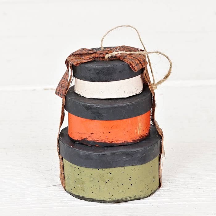 Primitive Fall/ Thanksgiving Stacked Pumpkin Give Thanks Shaker Box Ornament 4"x3" - The Primitive Pineapple Collection