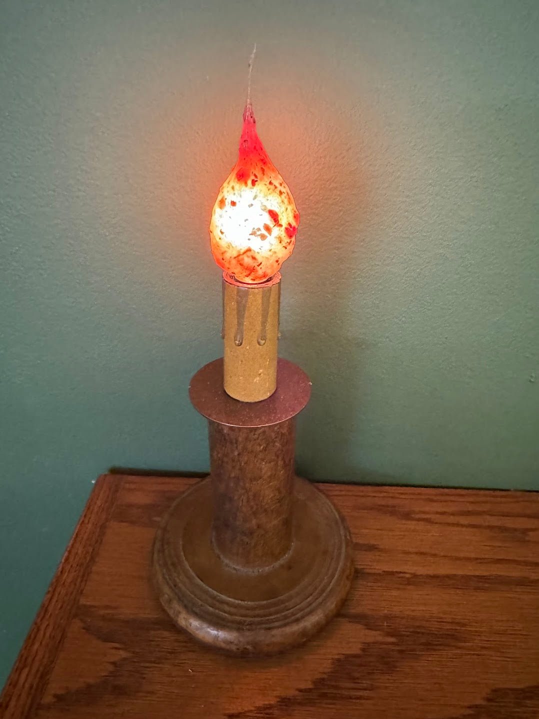 Primitive Colonial Vintage Spool Accent Lamp w/ Silicone Light Bulb - The Primitive Pineapple Collection