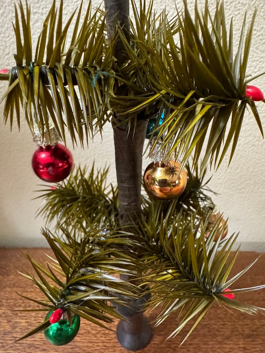 Christmas Bethany Lowe Inspired Handcrafted USA German Style Goose Feather Tree w/ Ornaments 9" - The Primitive Pineapple Collection