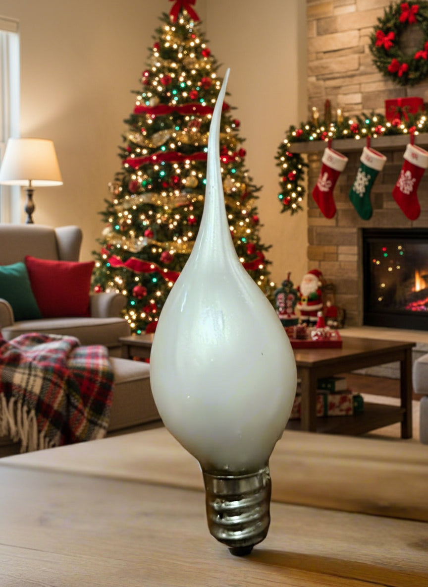 Primitive Holiday 5 watt Silver Dipped Silicone Light Bulb - The Primitive Pineapple Collection