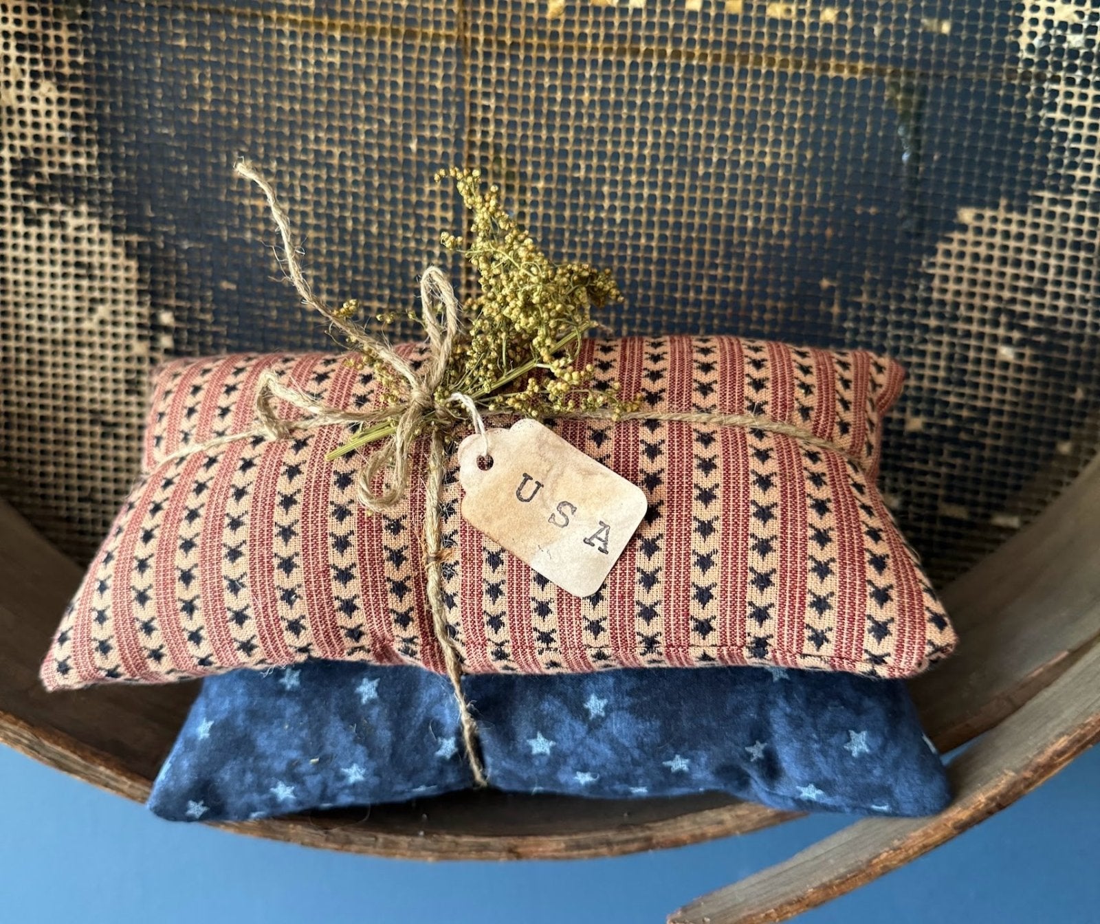 Primitive Americana 2 pc Cupboard/Pillow Tuck Handmade Sweet Annie - The Primitive Pineapple Collection