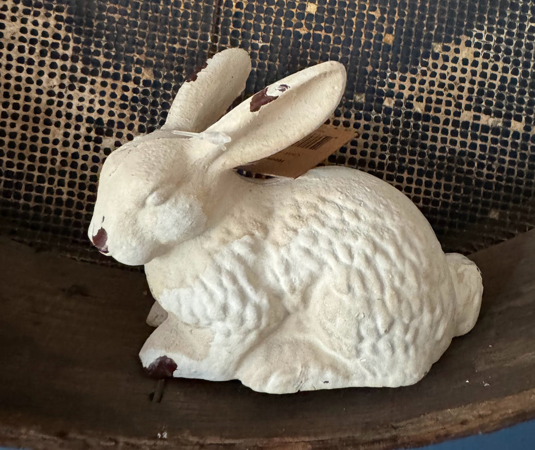 Primitive/Country White Cottage Charm Cast-Iron Bunny with CHIP