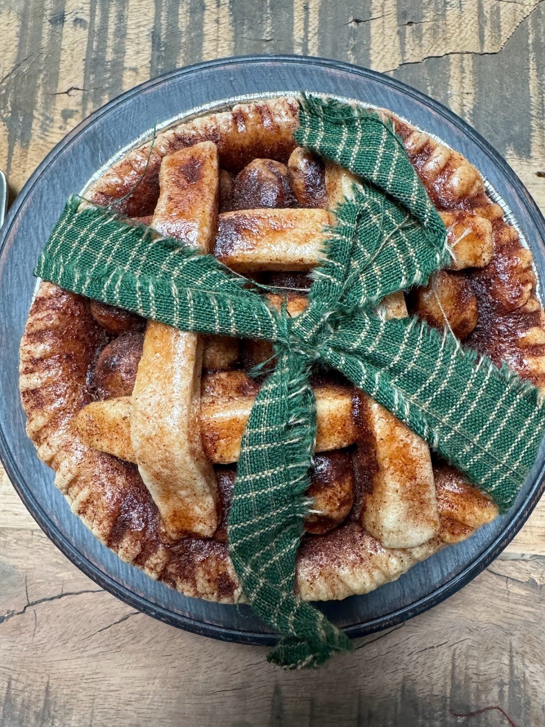 Primitive Colonial 4” Lattice Apple Pie Choice of Scent - The Primitive Pineapple Collection