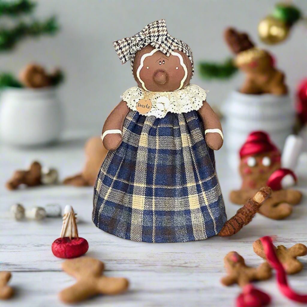 Honey and Me Christmas Sweetie the Gingerbread - The Primitive Pineapple Collection