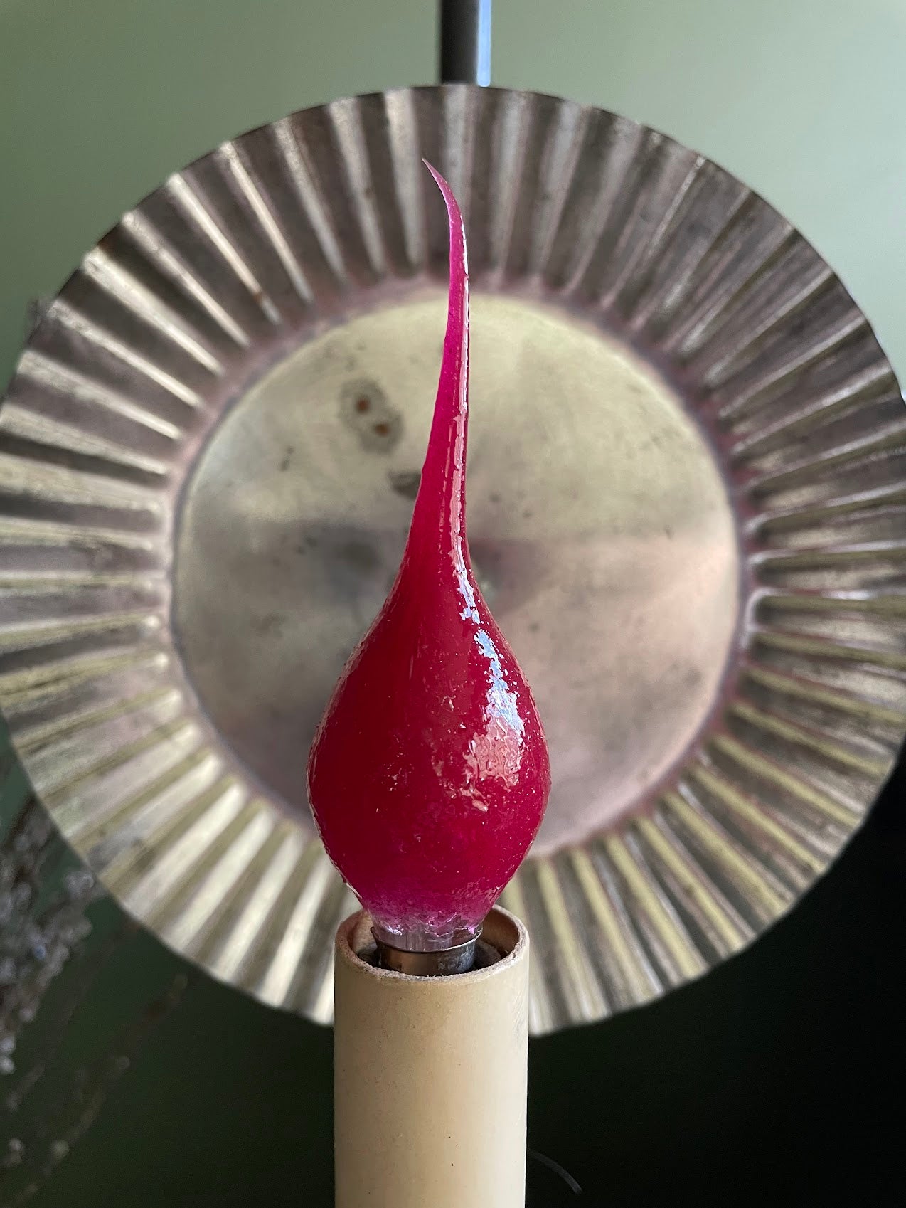 Primitive/Farmhouse 5 watt Summer Strawberry Scented Silicone Light Bulb - The Primitive Pineapple Collection