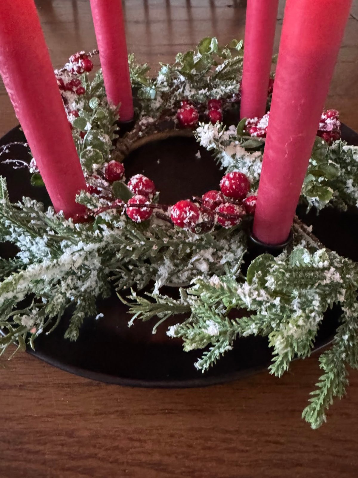 Primitive Christmas Rustic Black Metal 4 Taper Candle Holder Tray with Wreath Set - The Primitive Pineapple Collection