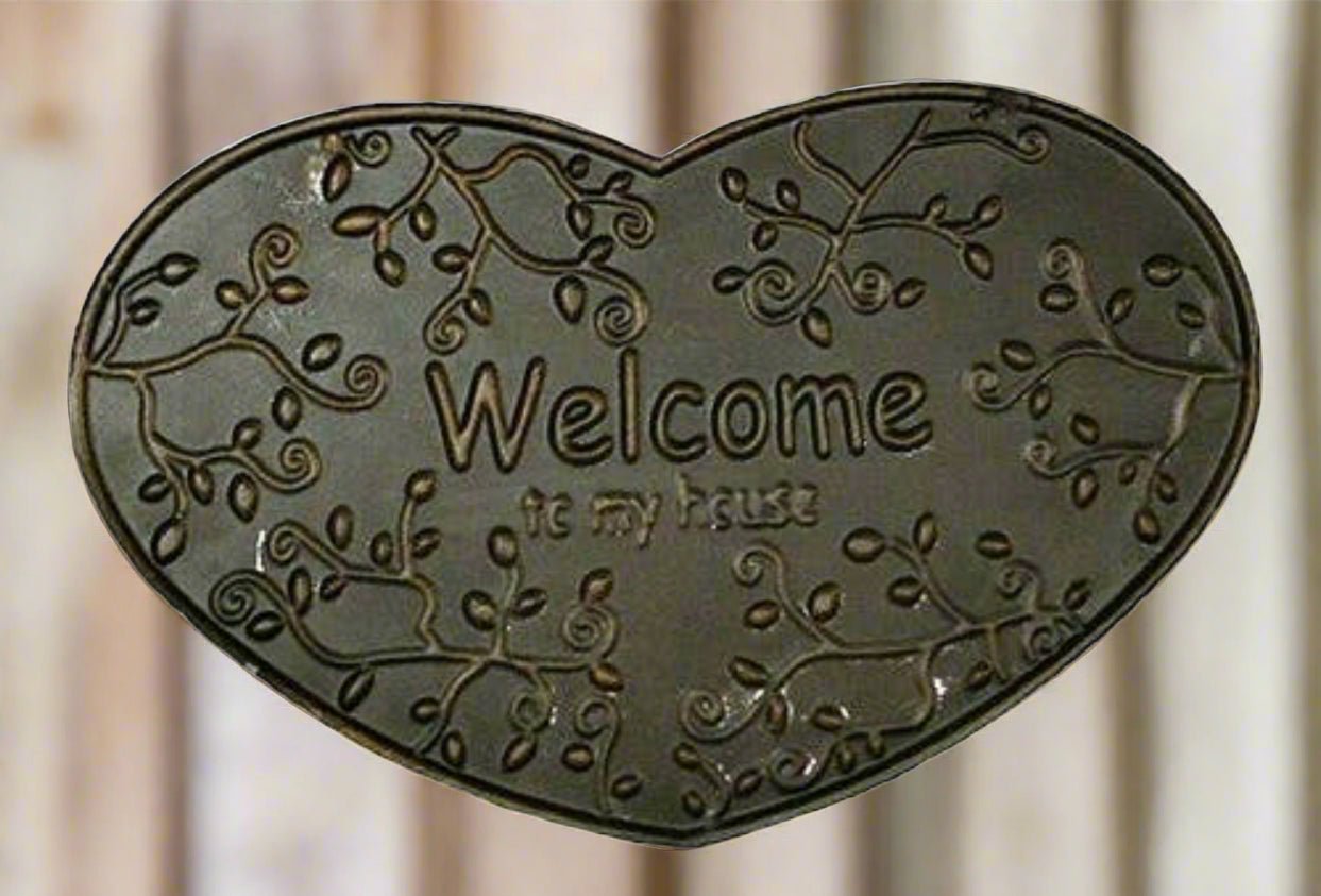 Primitive Farmhouse 9.5 inch Heart Shape Welcome Sign - The Primitive Pineapple Collection