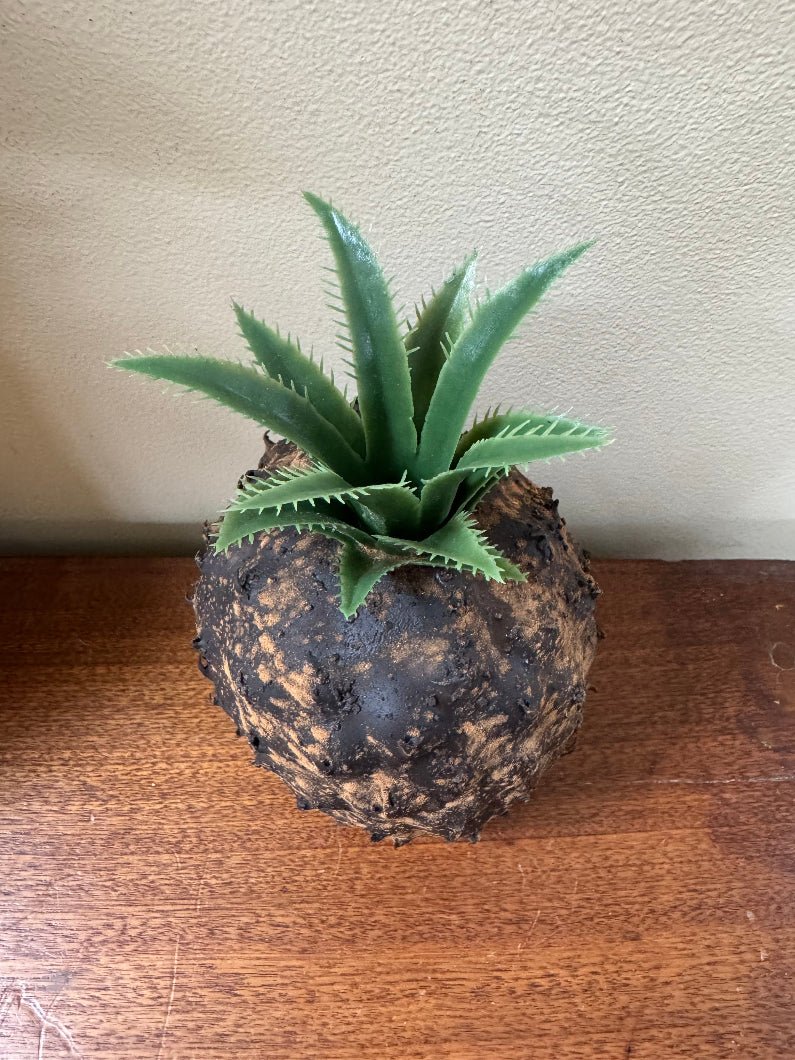 Primitive Colonial Grungy Cinnamon Scented Pineapple 8" - The Primitive Pineapple Collection