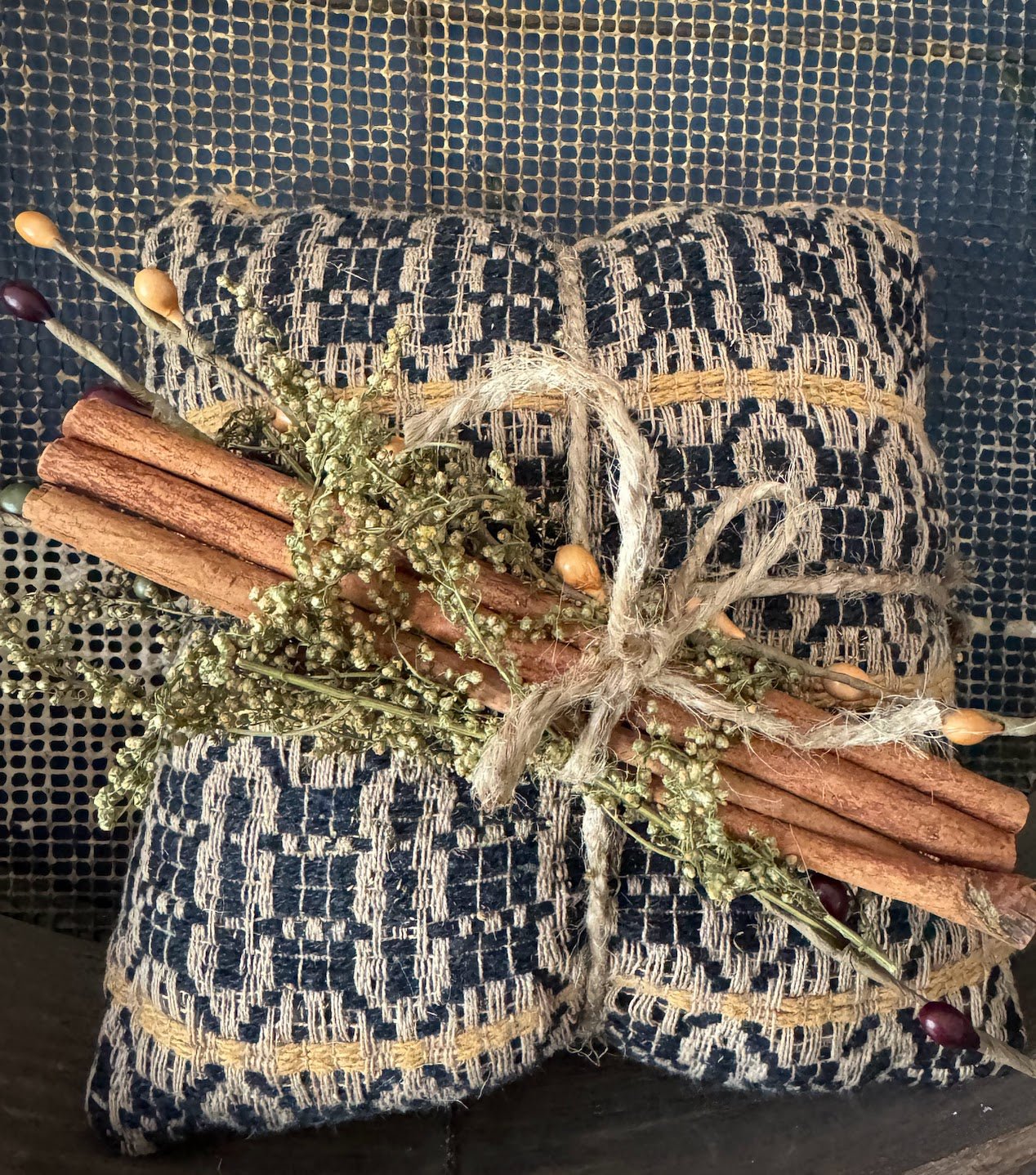 Primitive Colonial Handmade Pillow Tuck Pillow Sweet Annie Cinnamon 7" x 6" - The Primitive Pineapple Collection