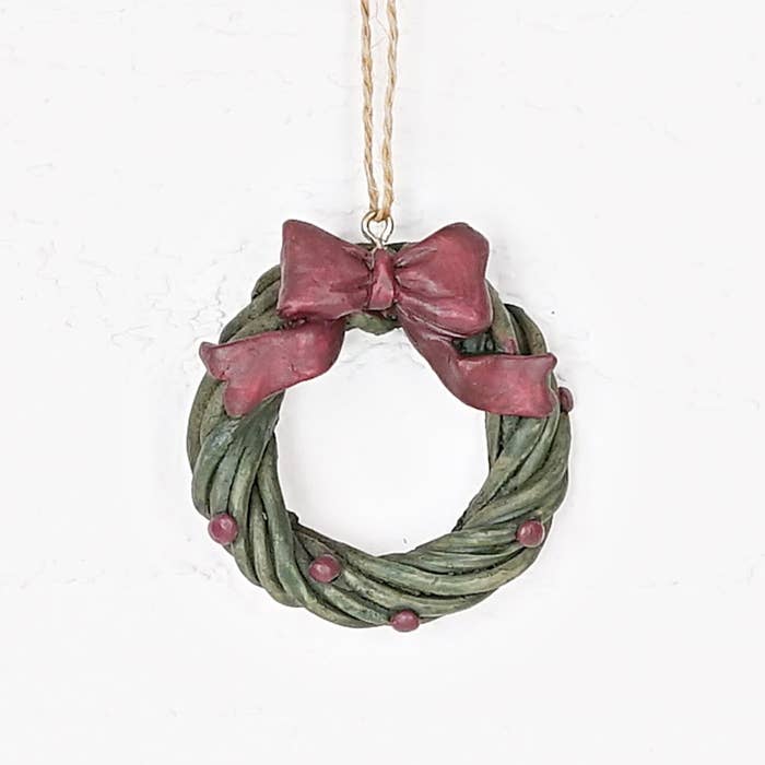 Primitive Christmas Resin Old World Holiday Wreath Ornament 2.5" - The Primitive Pineapple Collection