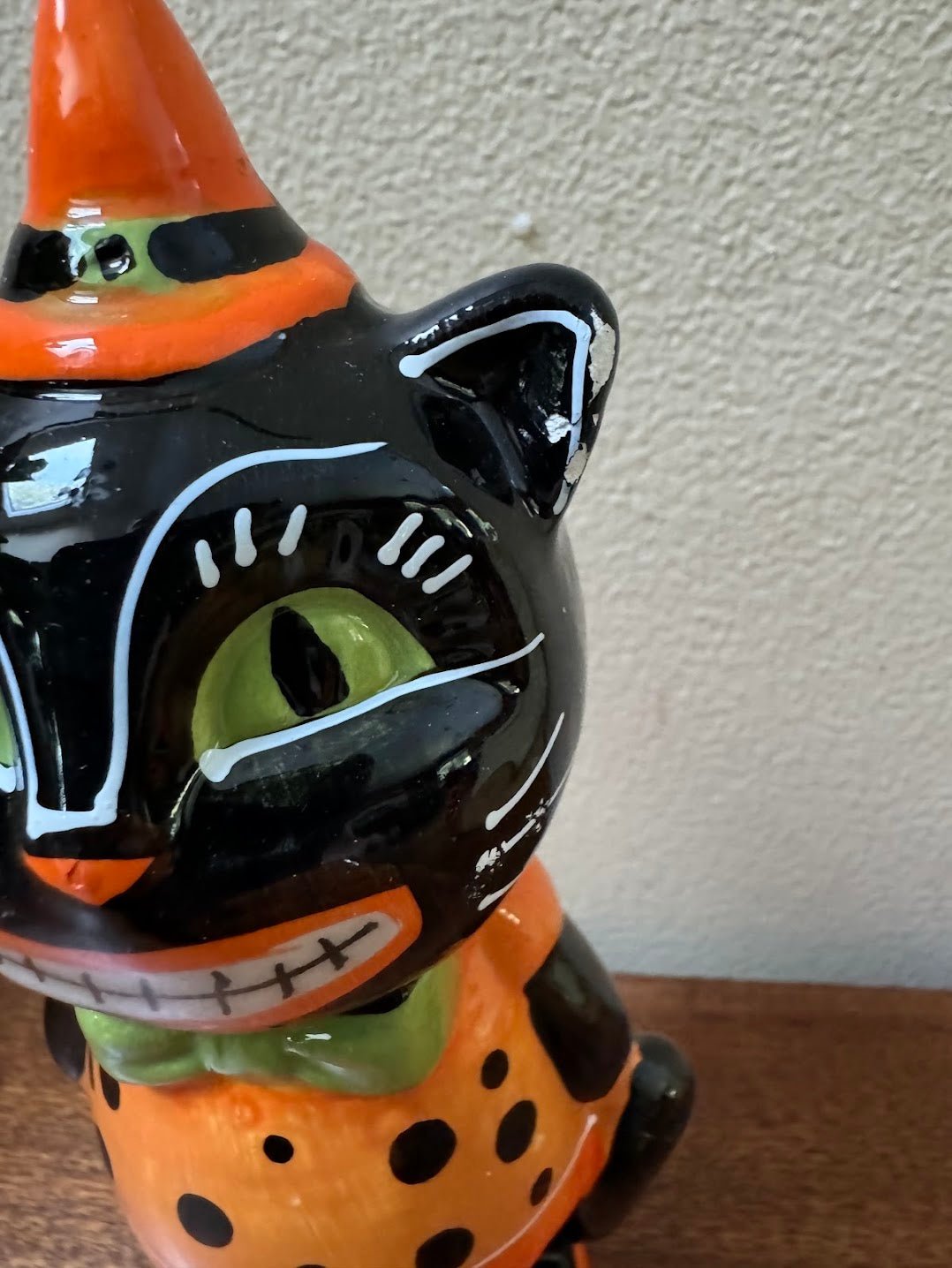 Primitive Folk Art Halloween 6.25 Inch Retro Look Black Girl Cat SLIGHT CHIP ON EAR - The Primitive Pineapple Collection