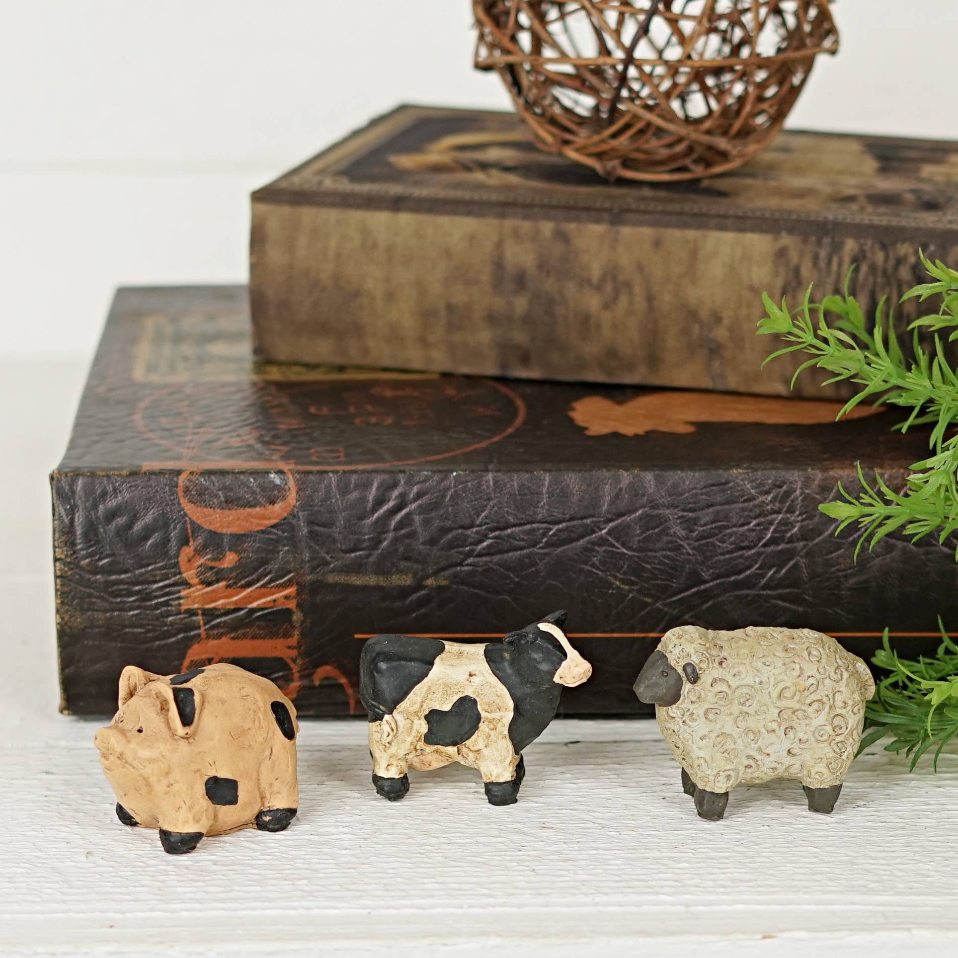 Primitive Folk Art 3 pc Pig, Sheep and Cow Figurine Shelf Sitters 2" - The Primitive Pineapple Collection