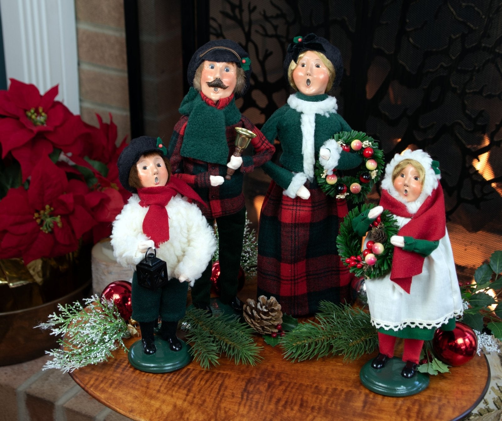 Byers Choice Carolers Christmas Campbell Family Woman 1242W - The Primitive Pineapple Collection