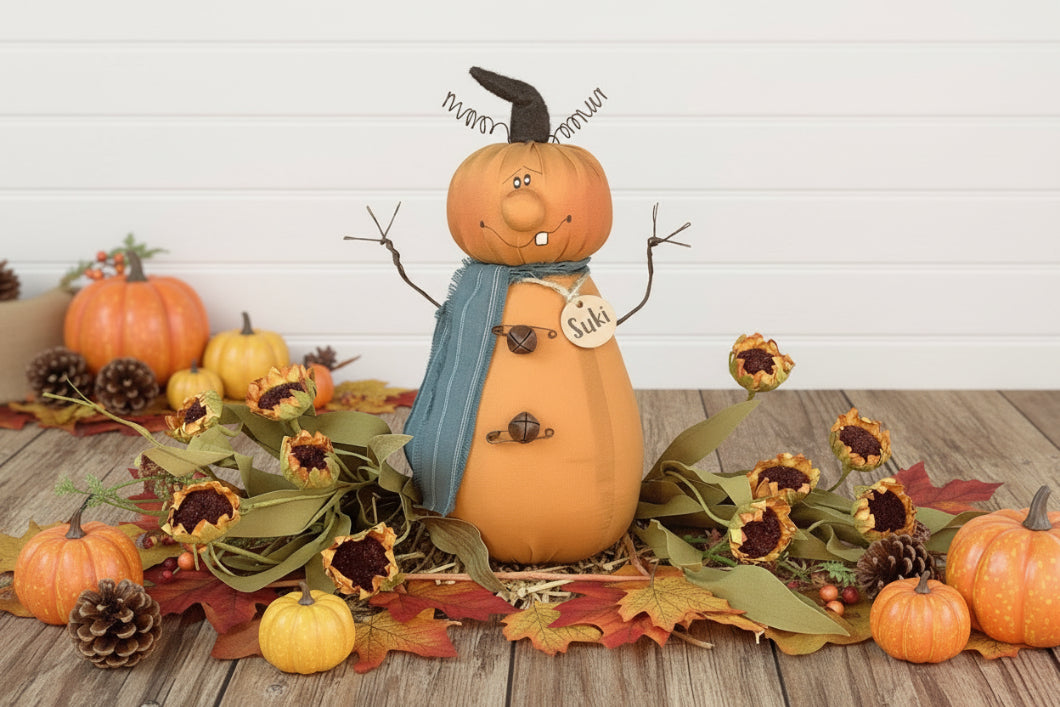 Honey and Me Halloween Suki the Goofy Jack-O-Lantern F23501 - The Primitive Pineapple Collection