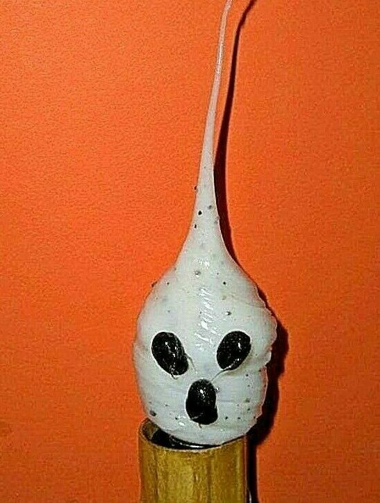 Primitive/Country Scented Silicone Dipped GHOST Halloween Light Bulb - The Primitive Pineapple Collection