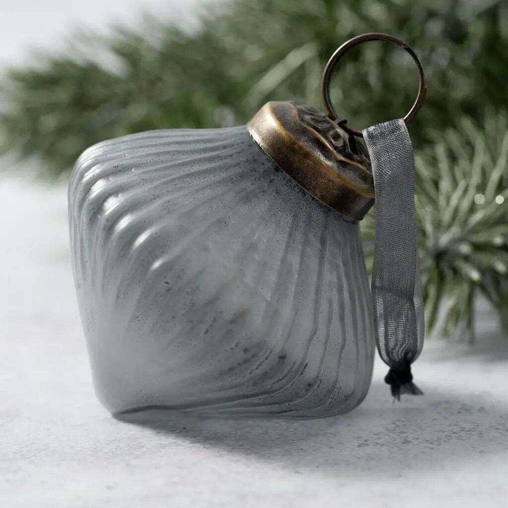 Christmas Handmade 2" Medium Glass Kite Shaped Christmas Bauble - The Primitive Pineapple Collection