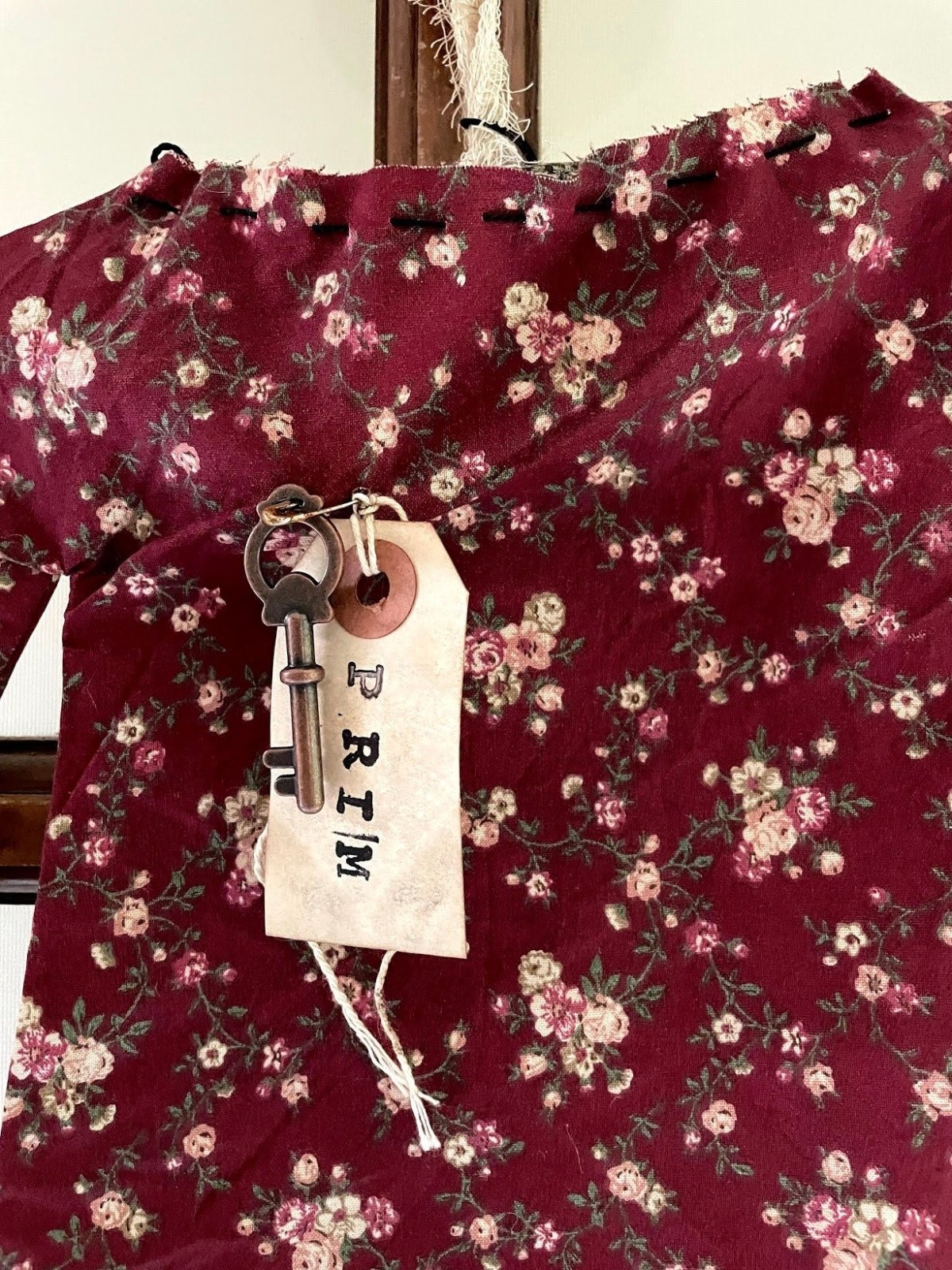 Primitive colonial handmade prim prairie dress Red Floral vintage farmhouse - The Primitive Pineapple Collection