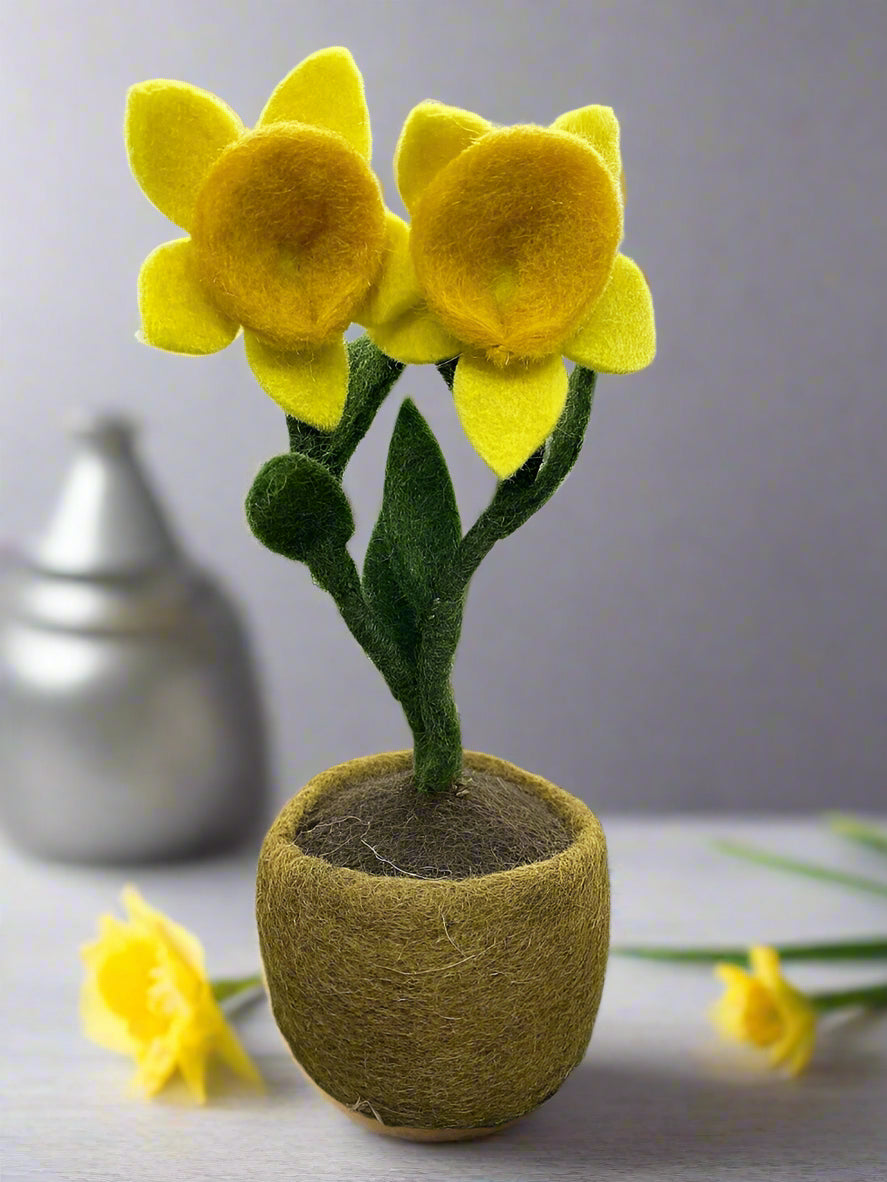 Primitive Folk Art Handmade Felted Daffodils in Pot 9" x 3" - The Primitive Pineapple Collection