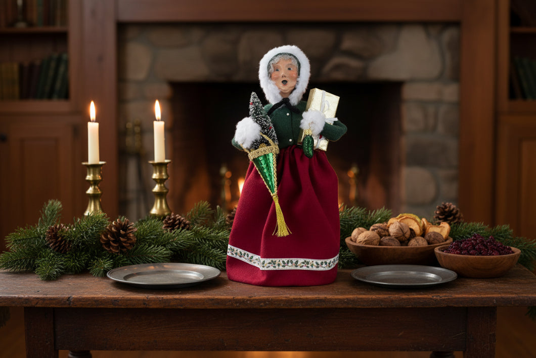 Primitive Colonial Byers Choice Christmas Mrs Santa Claus w/Ornaments 3231W - The Primitive Pineapple Collection