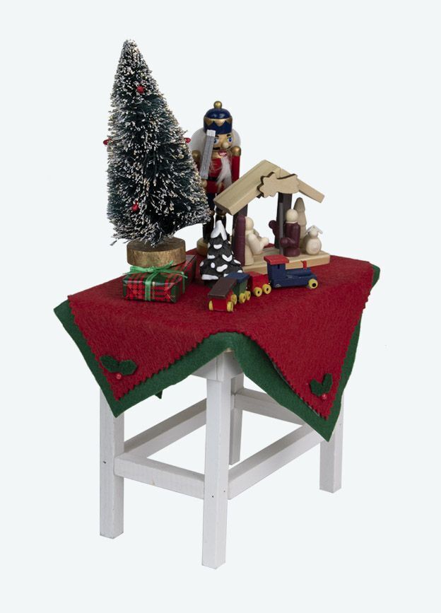 Byers Choice 2022 Christmas Decorated Table 6326 Authorized Dealer - The Primitive Pineapple Collection