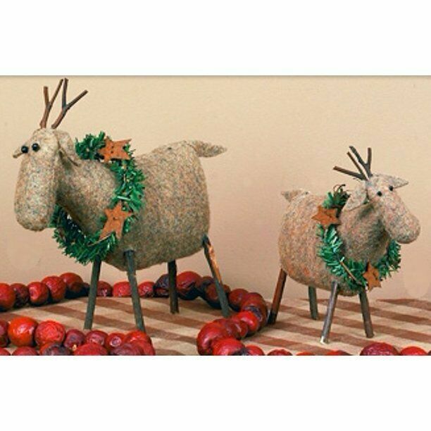 Primitive Country Honey and Me Christmas" Rustic Small Reindeer w/ Antlers and Wreath - The Primitive Pineapple Collection