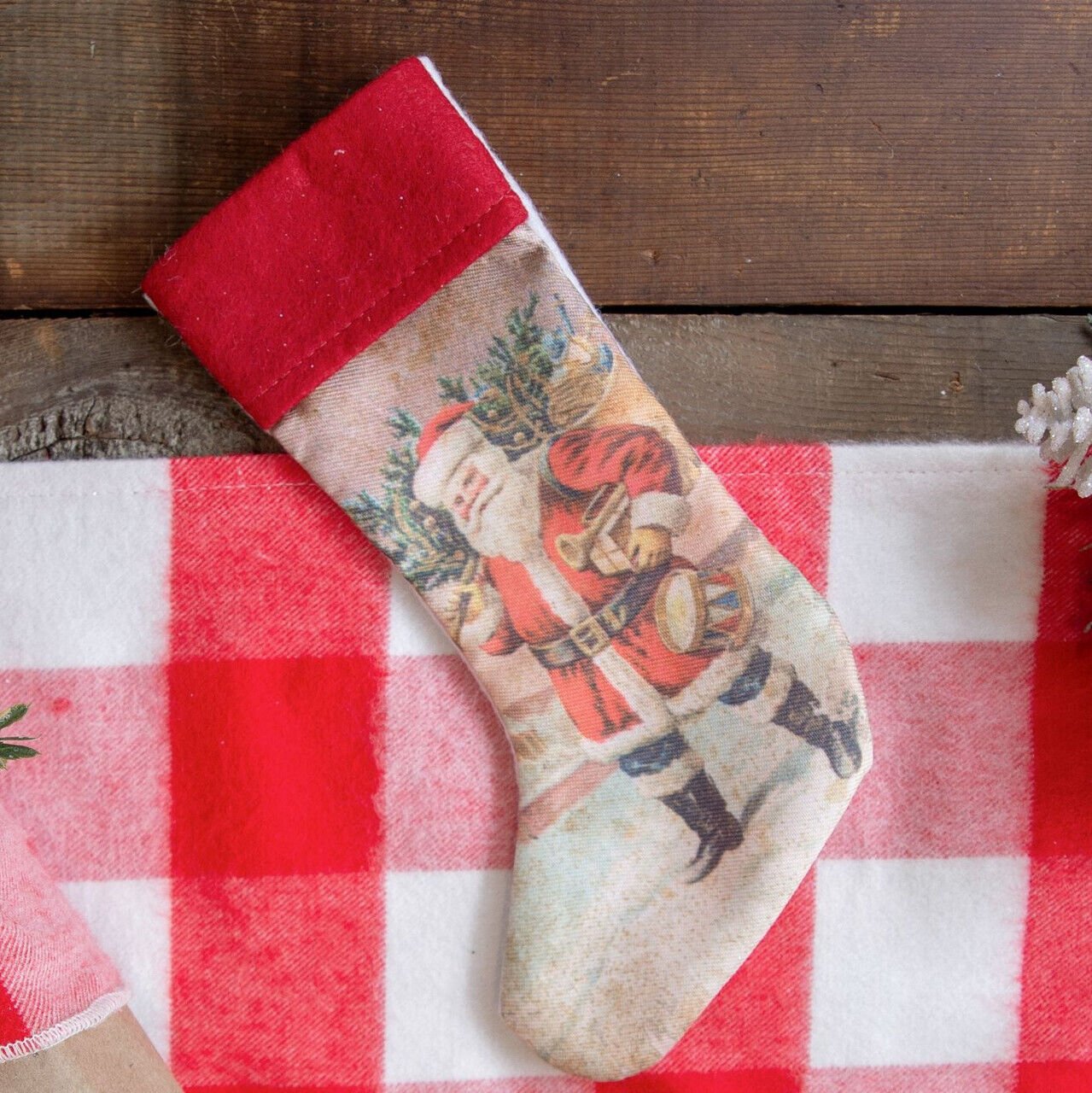 Christmas Retro Look Santa w/ Tree 9" Stocking Ragon House Collectable - The Primitive Pineapple Collection
