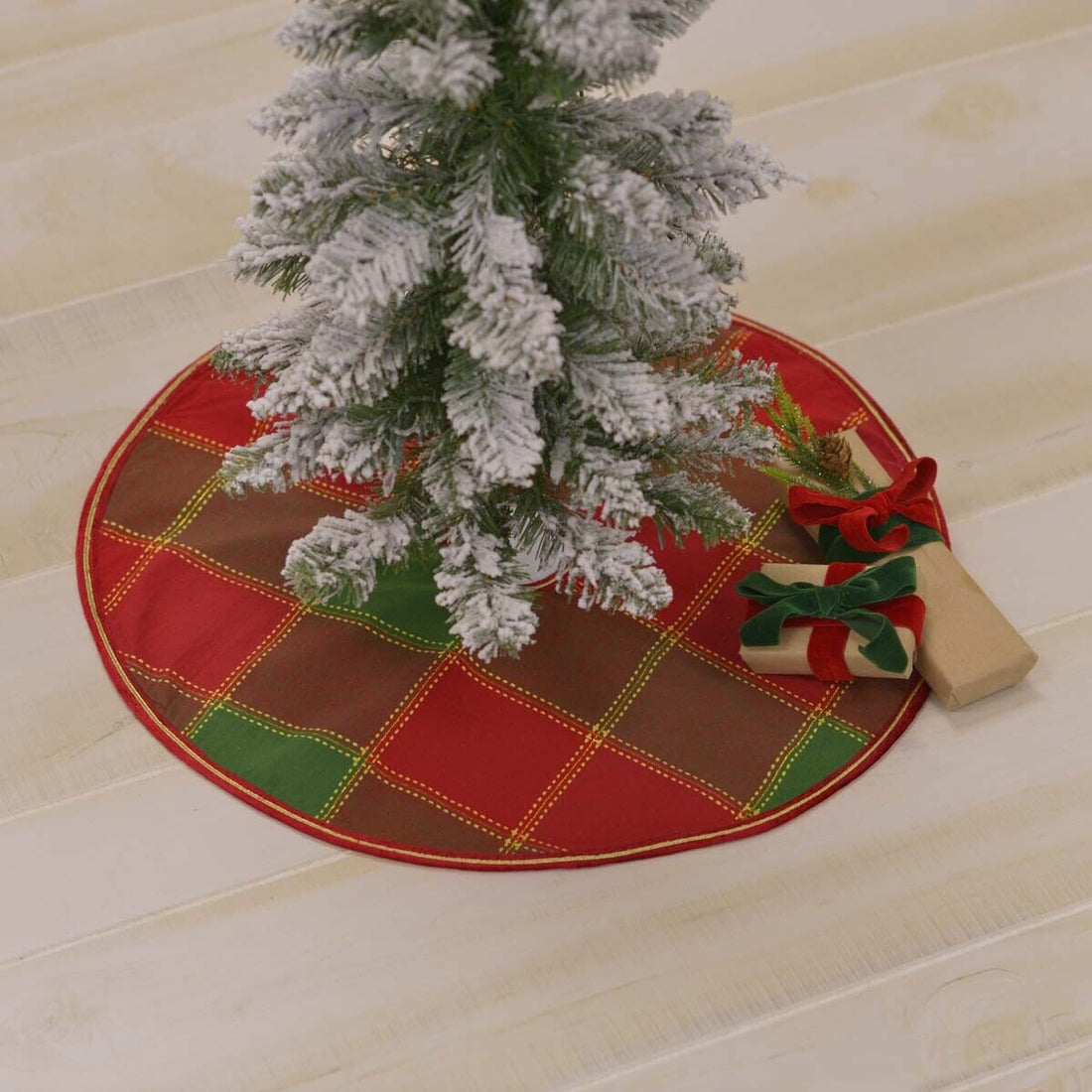 Christmas Holiday Plaid Tristan Mini Tree Skirt 21&quot; - The Primitive Pineapple Collection