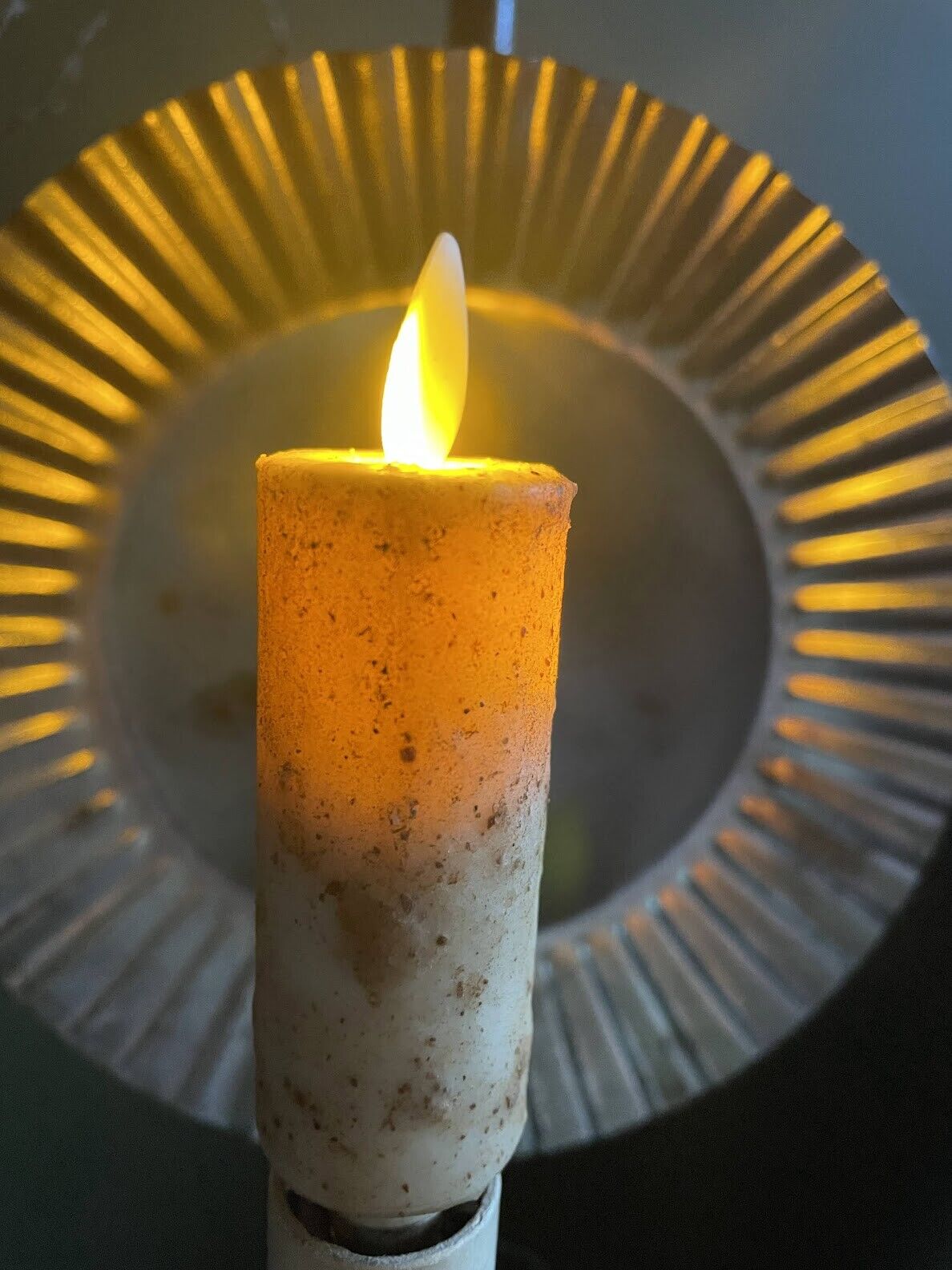 Primitive Grungy Burnt Cream 3.5" Moving flame Electric Light bulb Candle - The Primitive Pineapple Collection