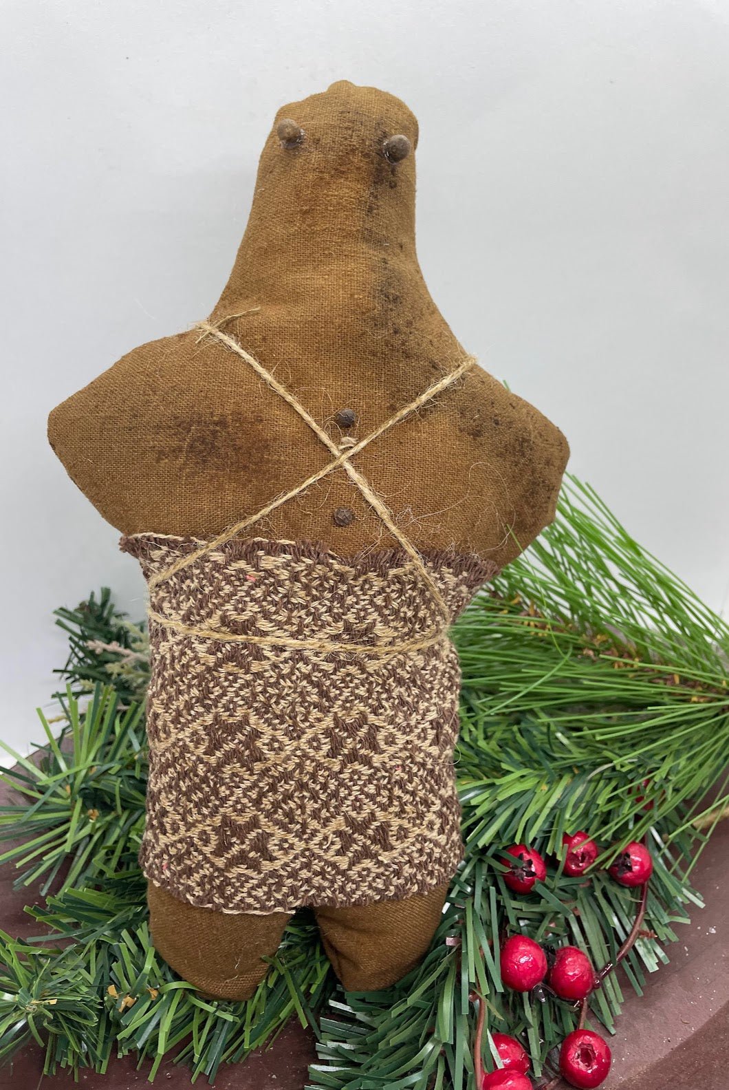 Primitive Handcrafted Gingerbread Men 11" Bowl Filler - The Primitive Pineapple Collection