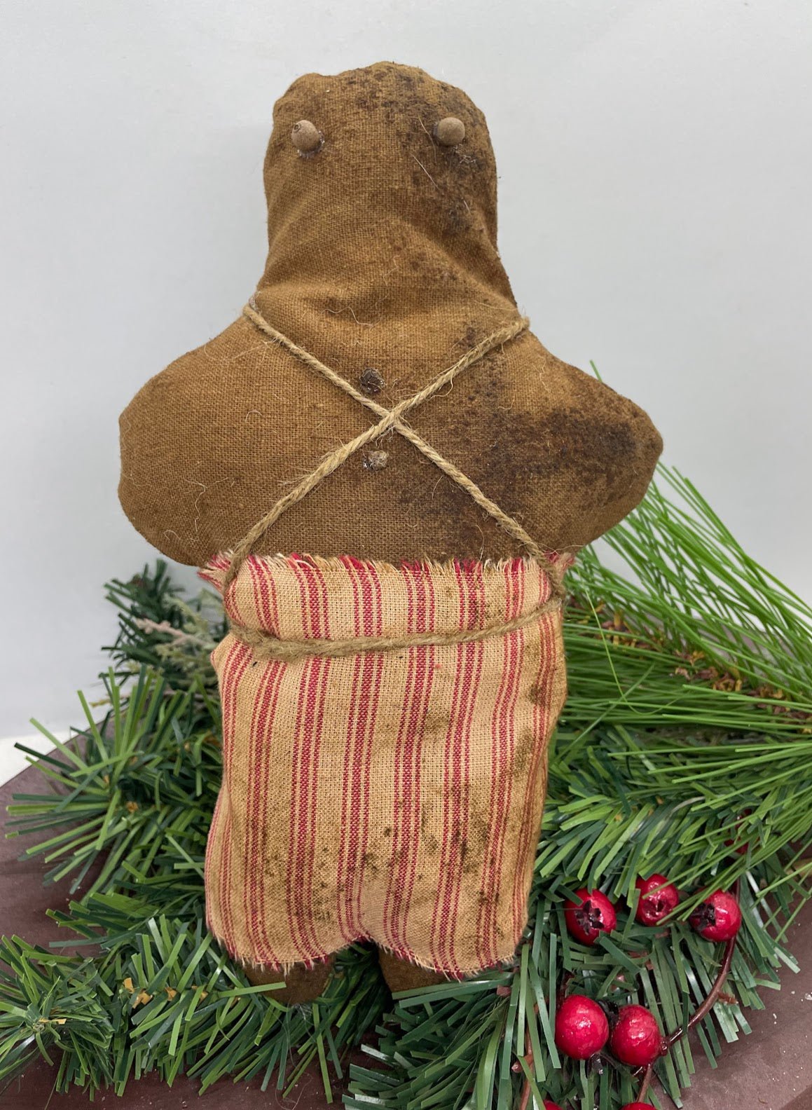 Primitive Handcrafted Gingerbread Men 11" Bowl Filler - The Primitive Pineapple Collection