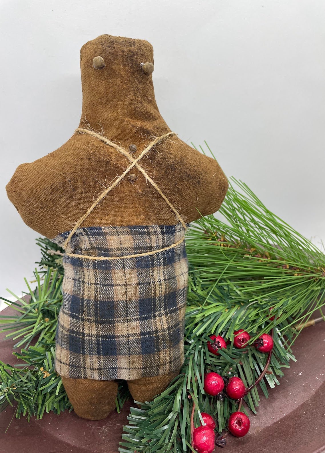 Primitive Handcrafted Gingerbread Men 11" Bowl Filler - The Primitive Pineapple Collection