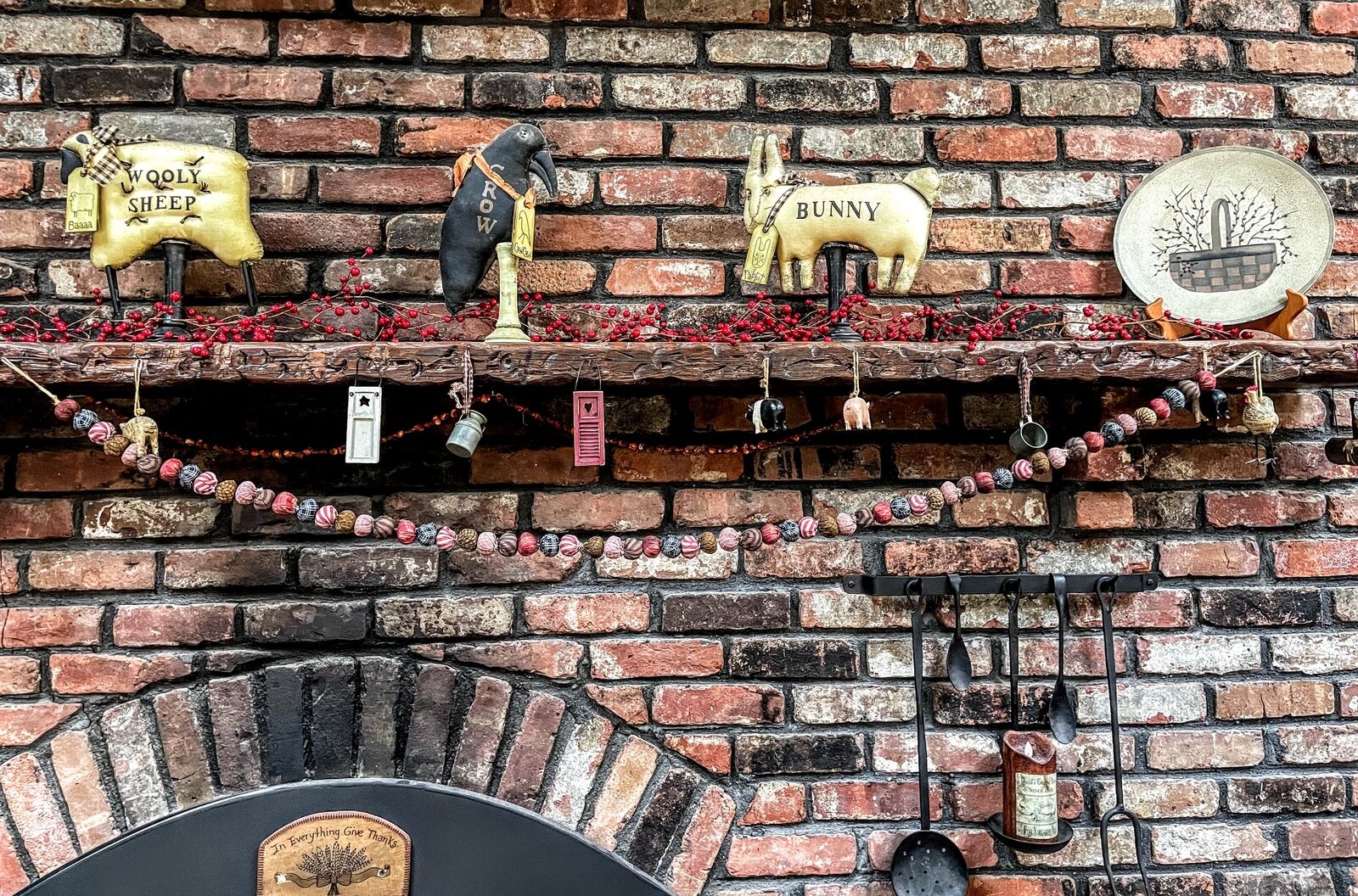 Primitive Colonial 1" Fabric Rag Ball Garland String 62" Homespun Fabric - The Primitive Pineapple Collection