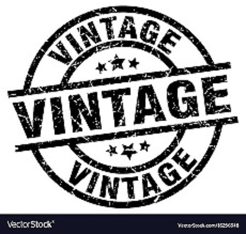 Primitive Vintage 8" Wood Spinning Bobbin w/Jute - The Primitive Pineapple Collection