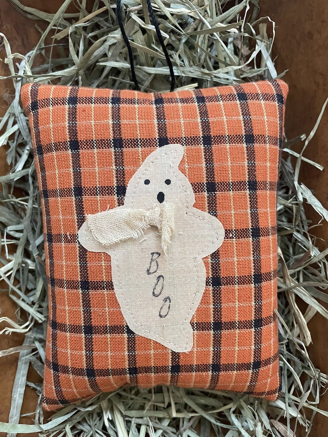 Primitive Handcrafted USA 5" Hanging Ghost/Cat Pillow Ornament - The Primitive Pineapple Collection