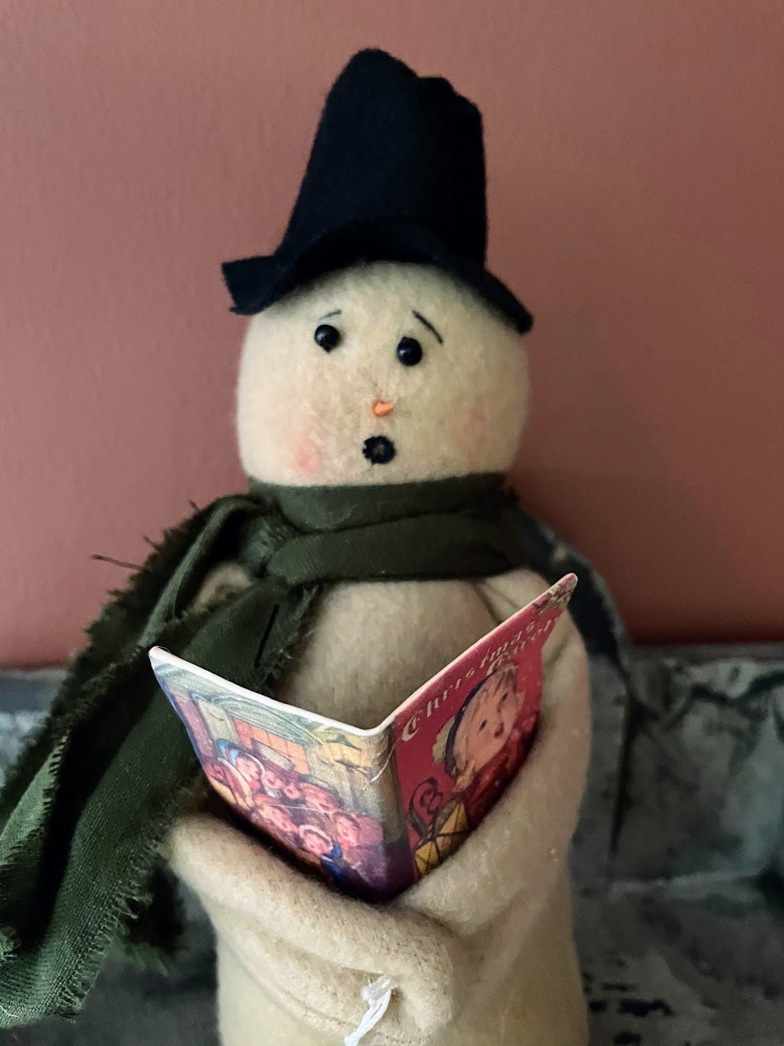 Primitive Handcrafted Christmas 8" Caroling Snowman in Lid w/ Greens Hat and Scarf - The Primitive Pineapple Collection