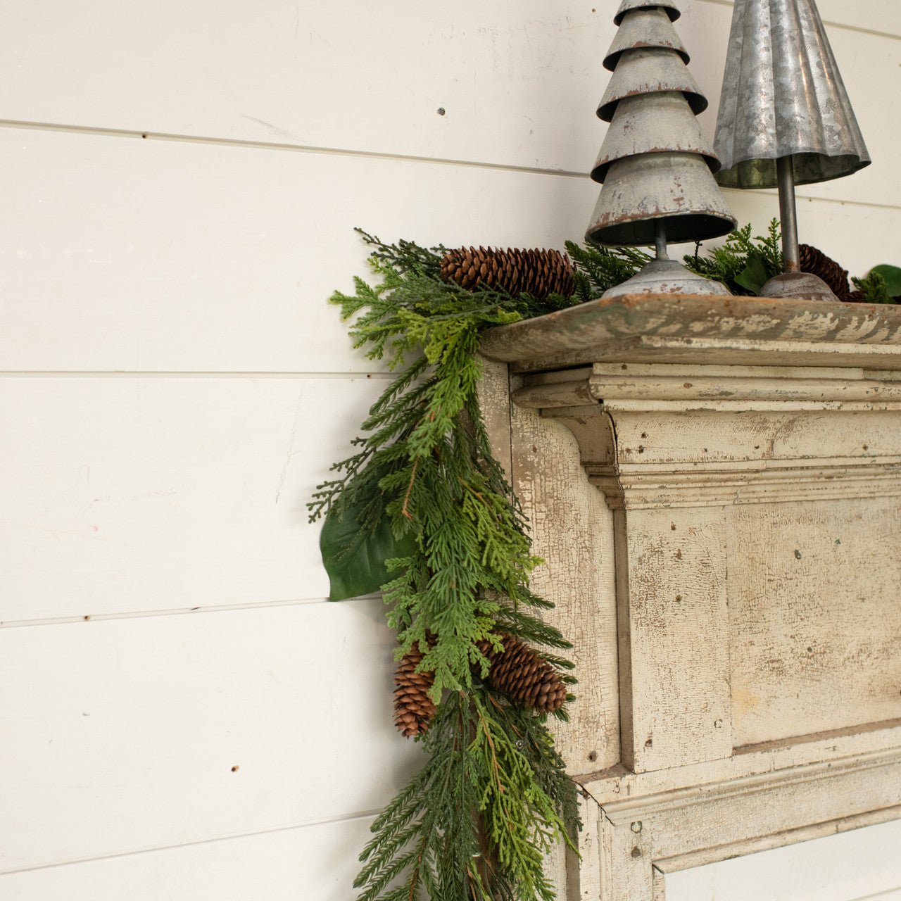 Christmas Ragon House 6 ft" Cedar, Pine & Magnolia Leaf Garland - The Primitive Pineapple Collection