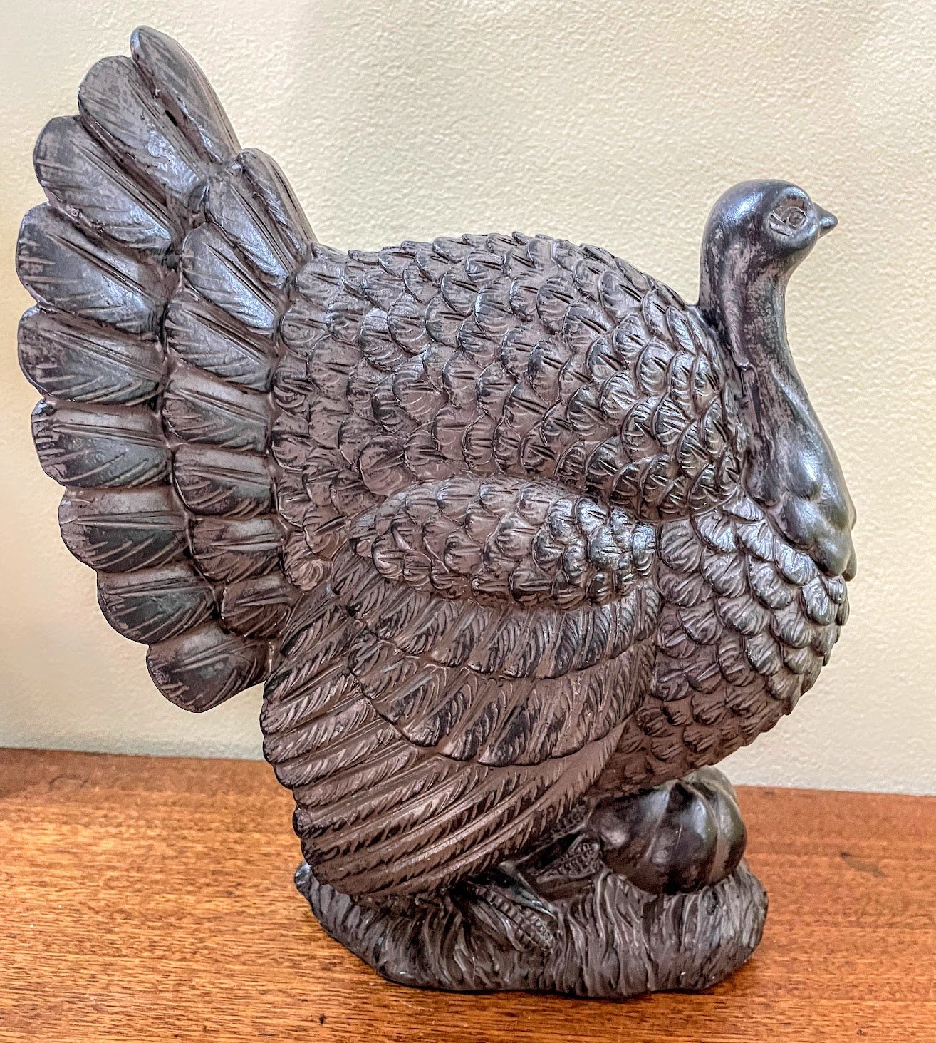 Primitive Farmhouse 10" Rustic Brown Resin Detailed Thanksgiving Turkey Figurine. - The Primitive Pineapple Collection