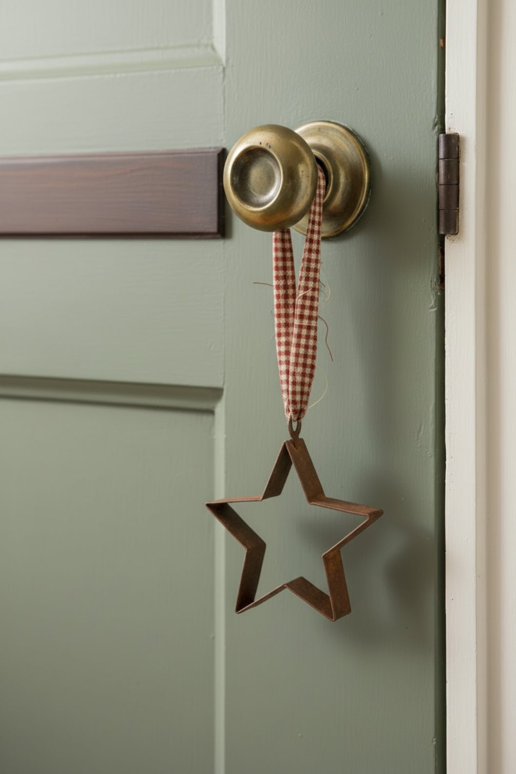 Primitive Colonial Hanging Metal Star Cookie Cutter Ornaments - The Primitive Pineapple Collection