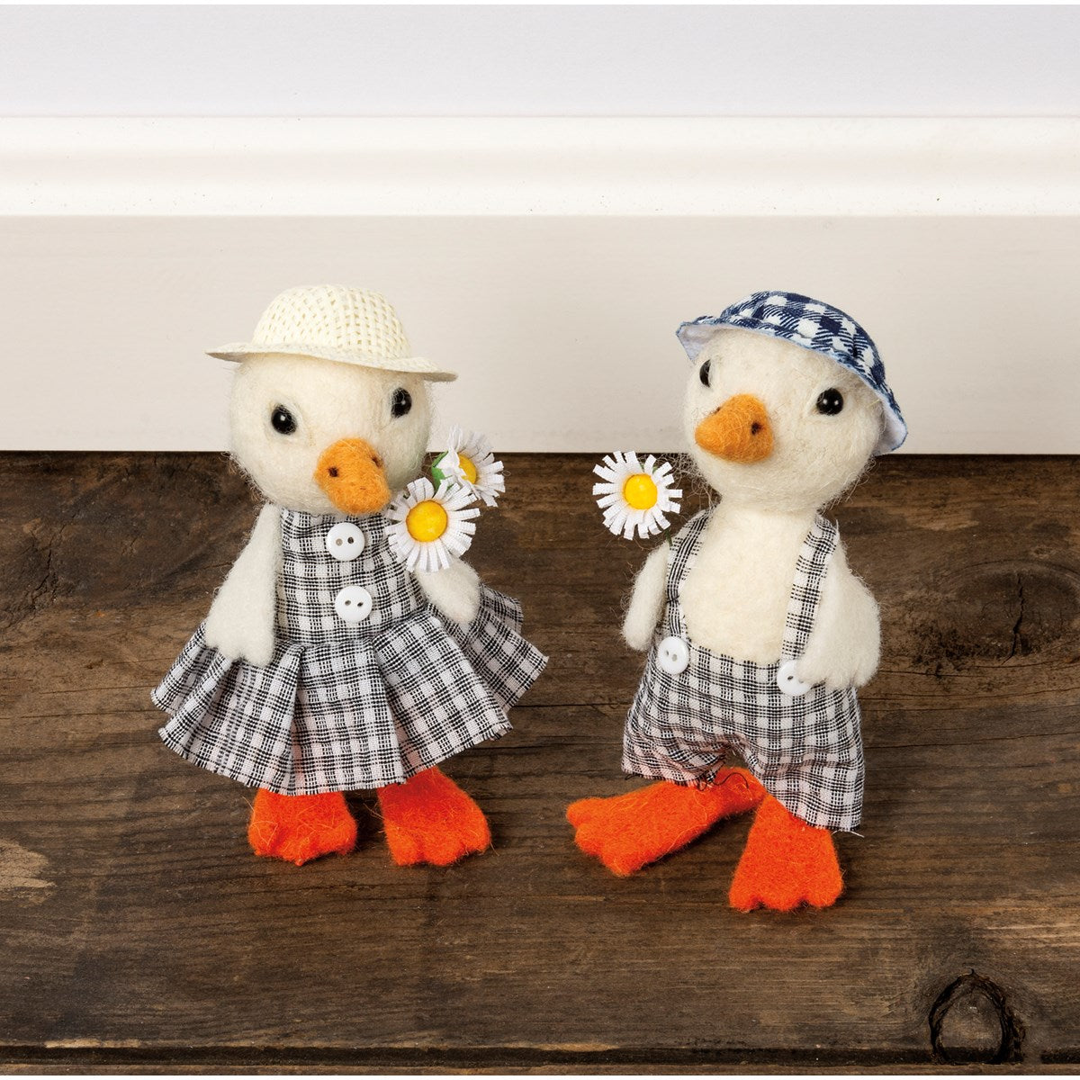 Primitive Spring Easter Felt Gingham Ducks 2 pc Sweet Couple w/ Daisy