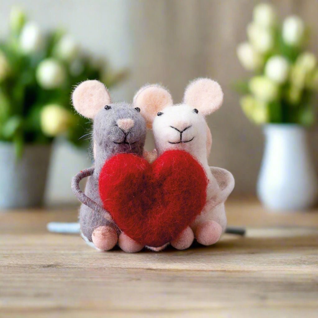 Primitive Felt Mouse Valentines Mouse Couple w/ Heart Ornament - The Primitive Pineapple Collection