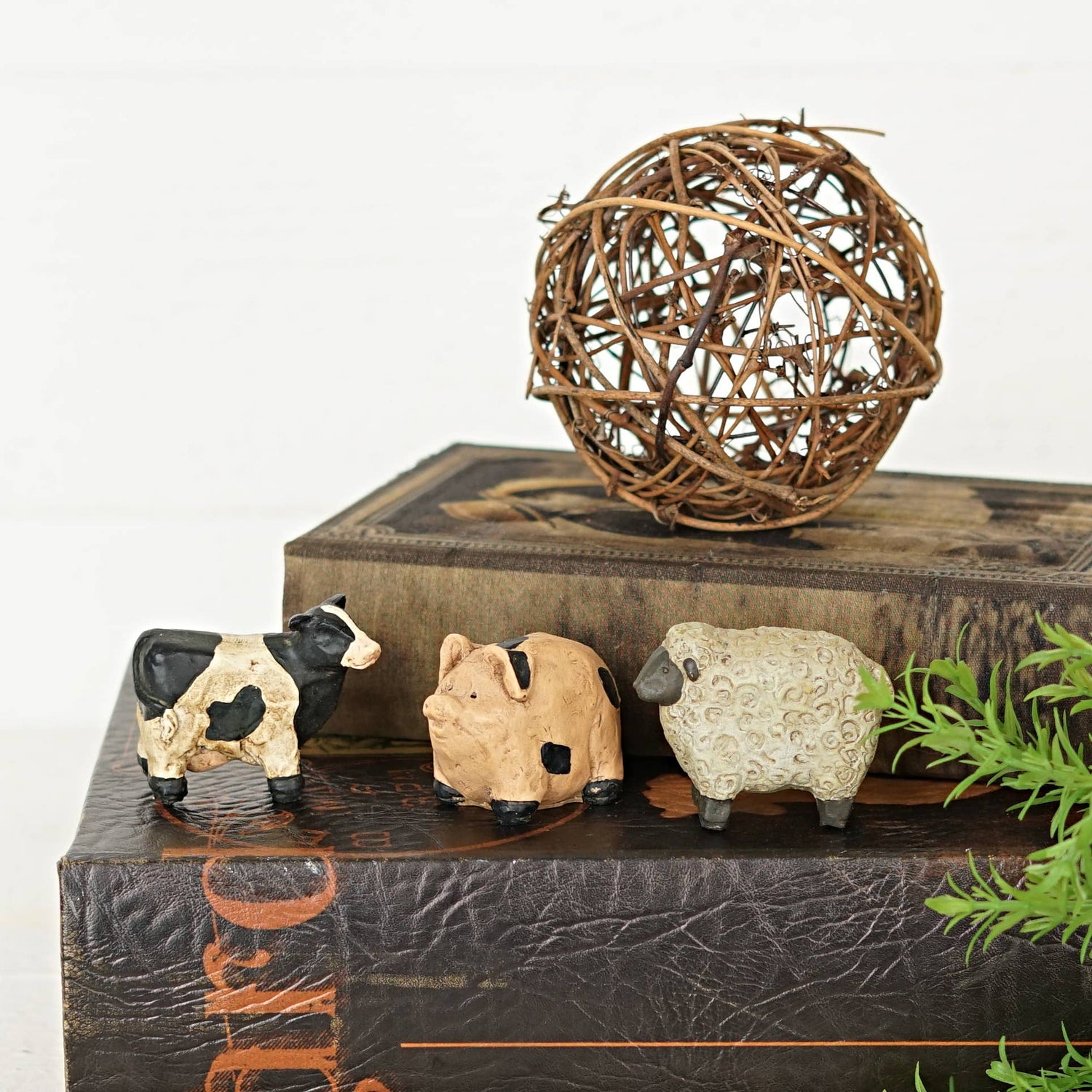 Primitive Folk Art 3 pc Pig, Sheep and Cow Figurine Shelf Sitters 2&quot; - The Primitive Pineapple Collection