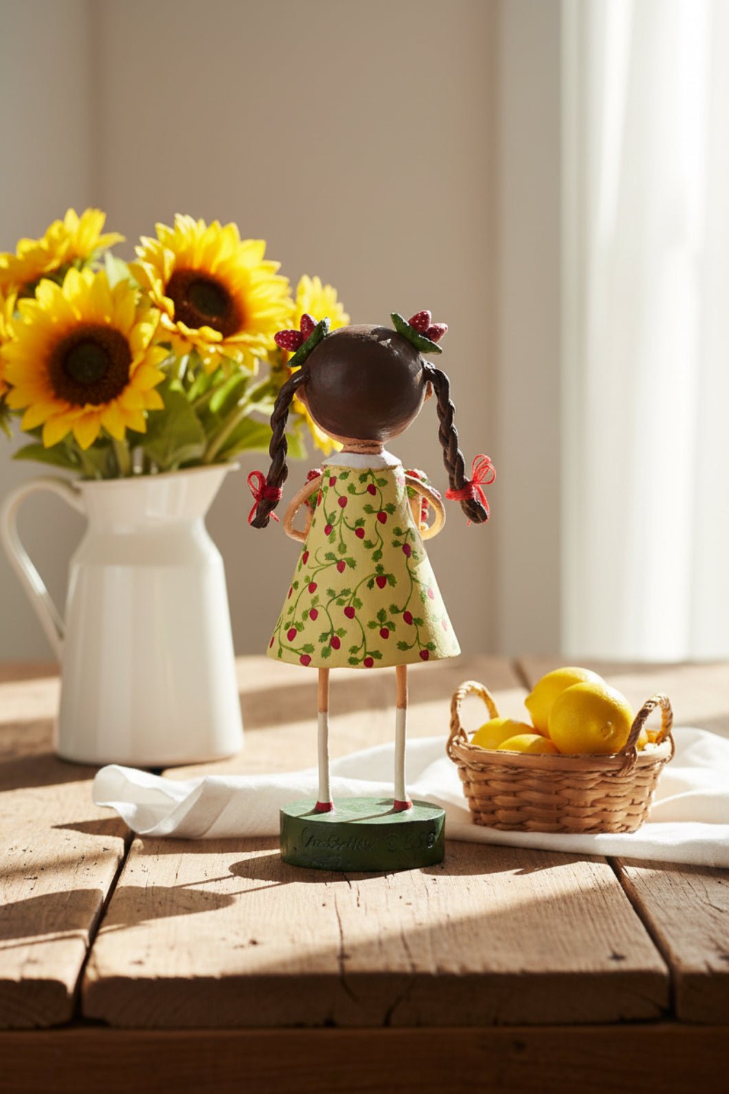 Esc and Company Lori Mitchell Strawberry Fields 18010 - The Primitive Pineapple Collection